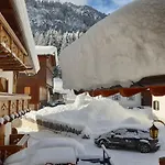 Majorka Hotel *